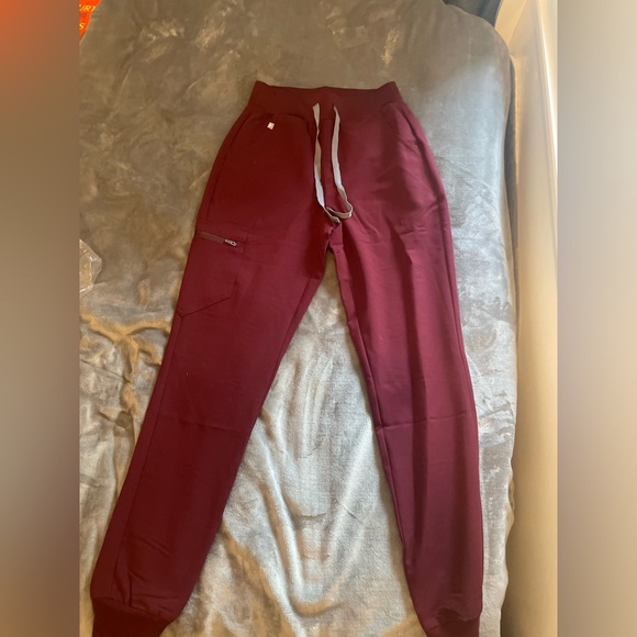 FIGS Burgundy Zamora High Waisted Tall Jogger Scrub Pants - Picture 2 of 4